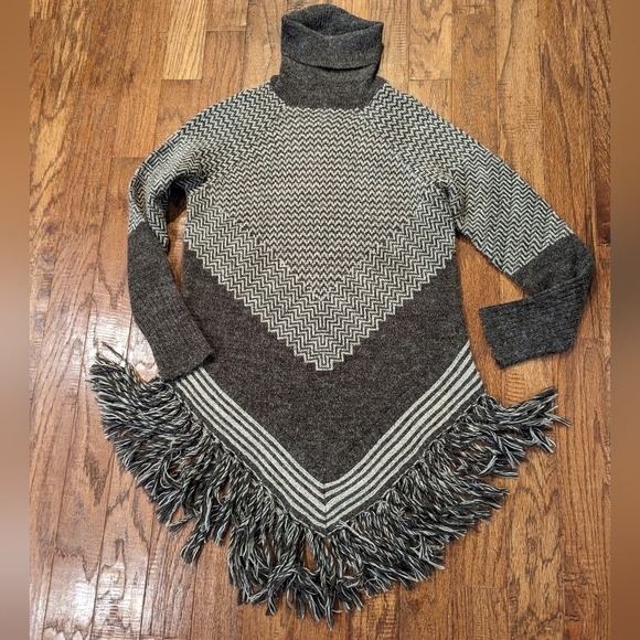 Only Boho poncho sweater fringe brown & cream sweater, Size M - Picture 6 of 15